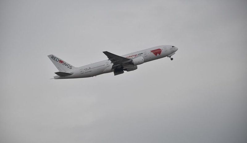 aviakompanija-red-wings-remontiruet-samolet-v-njachange-i-zaderzhivaet-rejsy-55fb16e.jpg