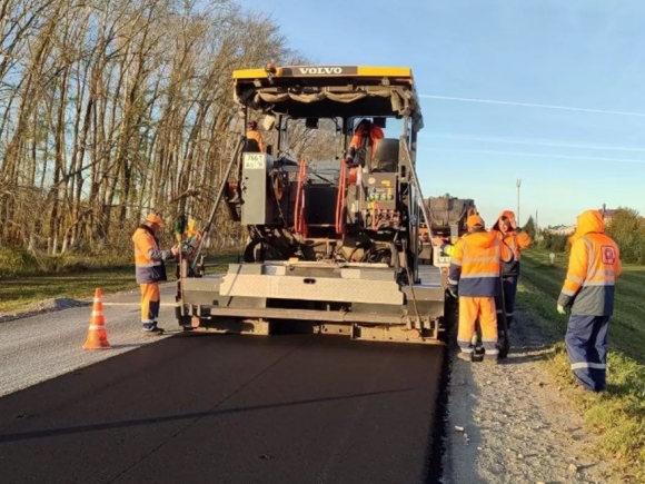 ulozhen-pervyj-eksperimentalnyj-uchastok-dorogi-iz-asfaltobetona-s-samovosstanovleniem-7edf98e.jpg